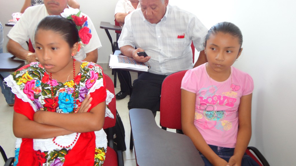 Valladolid: Se lleva acabo el concurso de XIII encuentro de niñas y niños lectores y escritores en lengua maya Valladolid: Se lleva acabo el concurso de XIII encuentro de niñas y niños lectores y escritores en lengua maya