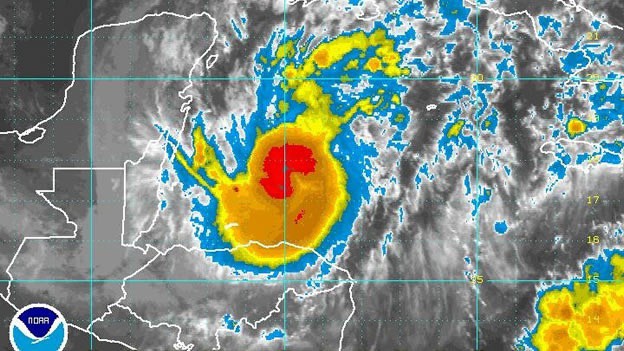 Tome sus precauciones en esta temporada de huracanes. Tome sus precauciones en esta temporada de huracanes.