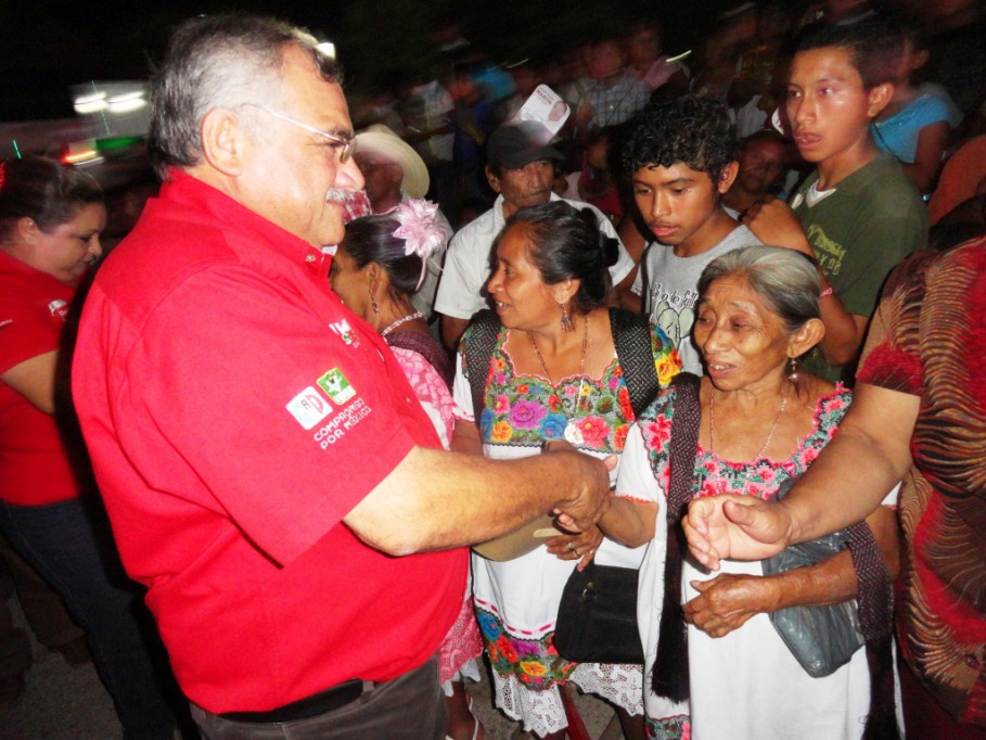 Yaxcabá: William Sosa Altamira ofreció mantener y fortalecer el programa oportunidades Yaxcabá: William Sosa Altamira ofreció mantener y fortalecer el programa oportunidades