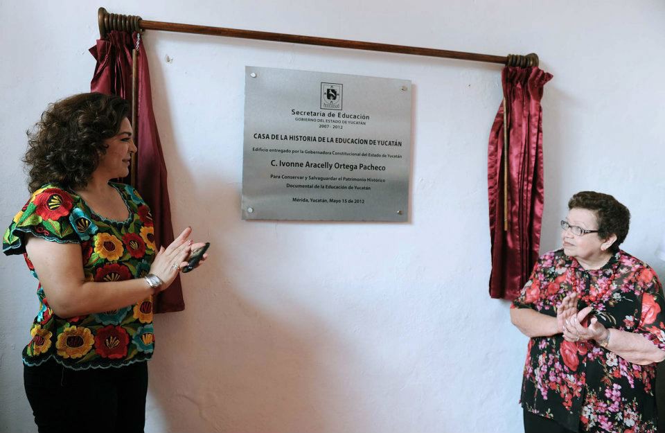 Entrega gobernadora Casa de la Historia de la Educación Entrega gobernadora Casa de la Historia de la Educación