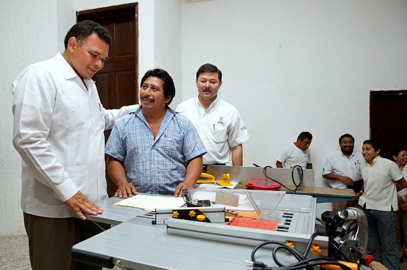 La Feria del empleo ofreció a los yucatecos 1,800 plazas La Feria del empleo ofreció a los yucatecos 1,800 plazas