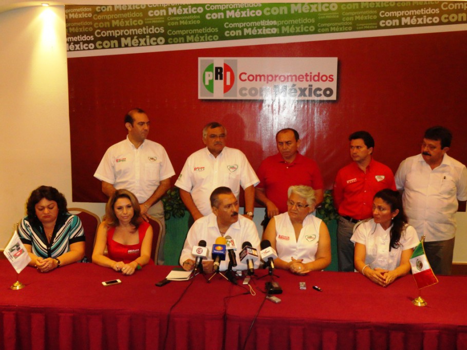 Valladolid: Beltrones se reúne con candidatos del PRI a Diputados Federales y Senadores Valladolid: Beltrones se reúne con candidatos del PRI a Diputados Federales y Senadores