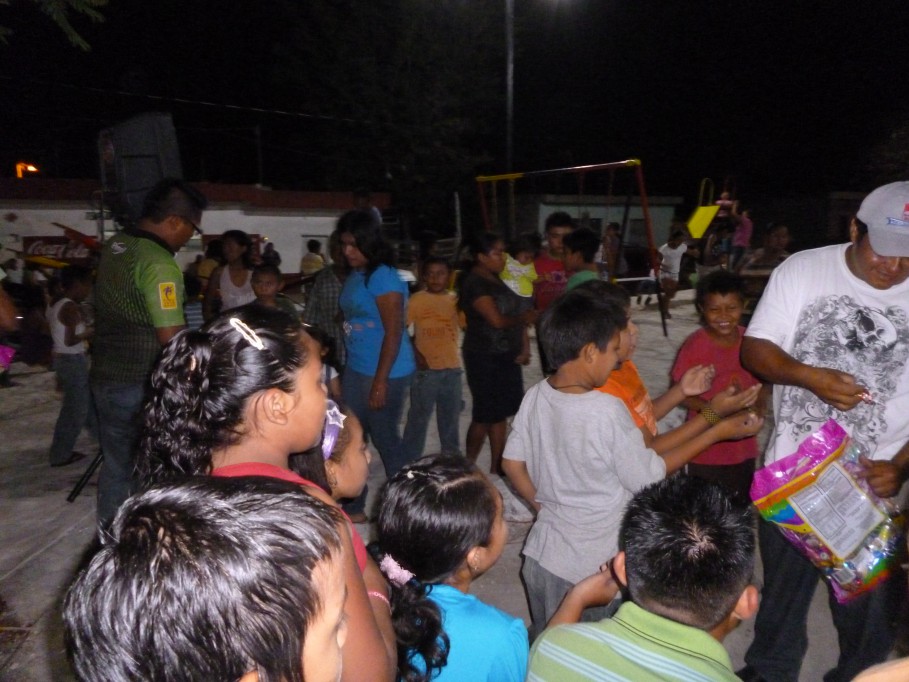 Tizimin: Nuevo parque infantil en la Colonia Santo Domingo Tizimin: Nuevo parque infantil en la Colonia Santo Domingo