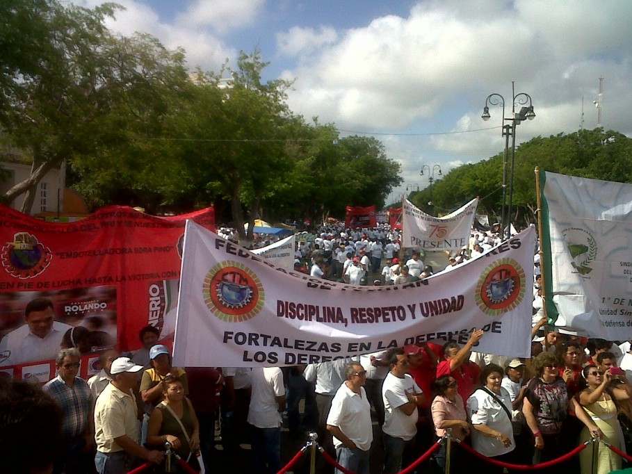 El STIRT presente en la marcha del día del trabajo. El STIRT presente en la marcha del día del trabajo.
