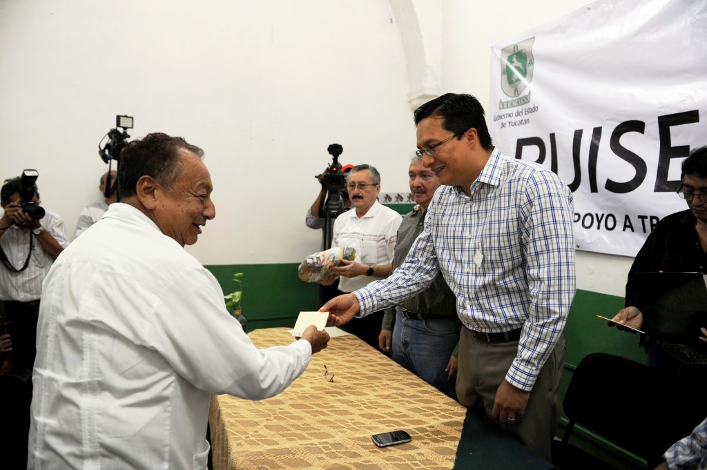 Reconocen el talento de trovadores yucatecos