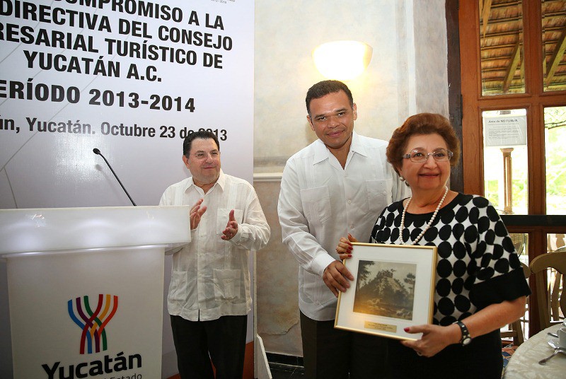 Llama Gobernador a impulsar crecimiento de la industria sin chimeneas del estado Llama Gobernador a impulsar crecimiento de la industria sin chimeneas del estado