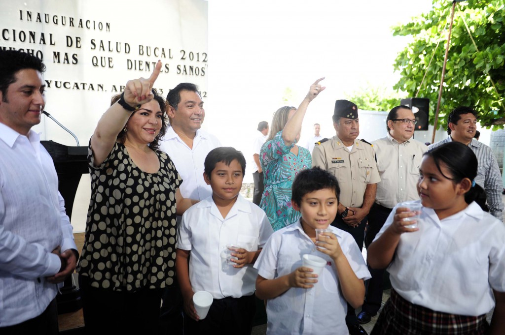 Caries el problema más común en los niños Caries el problema más común en los niños