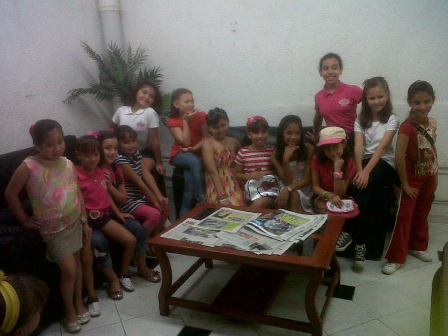 Bellezas infantiles desfilan en Cadena Rasa. Bellezas infantiles desfilan en Cadena Rasa.