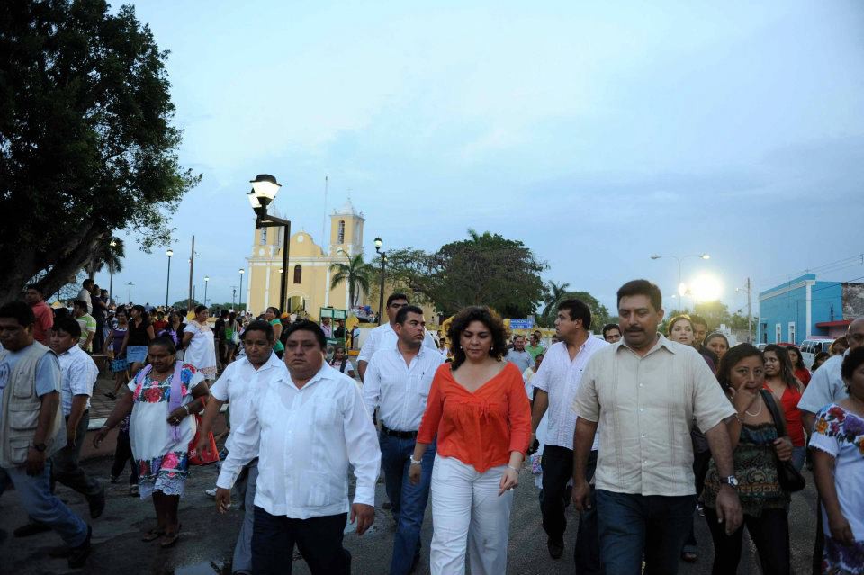 Temas de la semana con la gobernadora Ivonne Ortega Temas de la semana con la gobernadora Ivonne Ortega