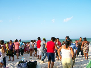 Termina con éxito ‘candela en la playa’ Termina con éxito ‘candela en la playa’