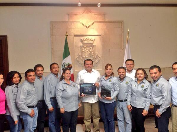 Reconocen a equipo del ayuntamiento de Mérida galardonado en concurso nacional Reconocen a equipo del ayuntamiento de Mérida galardonado en concurso nacional