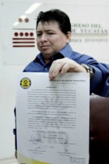 Se separa un diputado perredista de su partido Se separa un diputado perredista de su partido