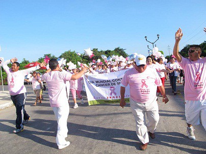 TIZIMIN: Mujeres marchan contra el cáncer de mama. TIZIMIN: Mujeres marchan contra el cáncer de mama.