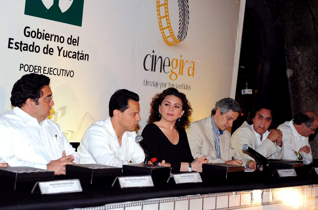 Proyecciones fílmicas a comunidades yucatecas Proyecciones fílmicas a comunidades yucatecas
