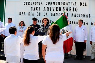 Invitan a estudiantes a propagar el respeto a la bandera Invitan a estudiantes a propagar el respeto a la bandera