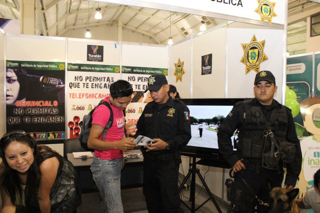 Secretaria de Seguridad Pública instalo un stand en la Expoferia 2013 Secretaria de Seguridad Pública instalo un stand en la Expoferia 2013