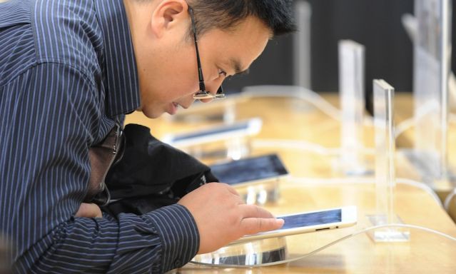 Científicos chinos crean una manera de conectarse a internet por medio de luz Científicos chinos crean una manera de conectarse a internet por medio de luz