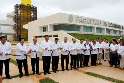 Gobierno del Estado respalda crecimiento de la UADY Gobierno del Estado respalda crecimiento de la UADY