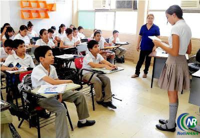 Más de medio millón de estudiantes regresan a clases Más de medio millón de estudiantes regresan a clases