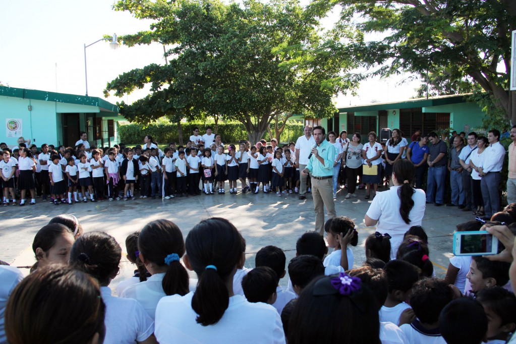 La COMEY sembró cerca de 600 árboles en 22 escuelas de la capital yucateca La COMEY sembró cerca de 600 árboles en 22 escuelas de la capital yucateca