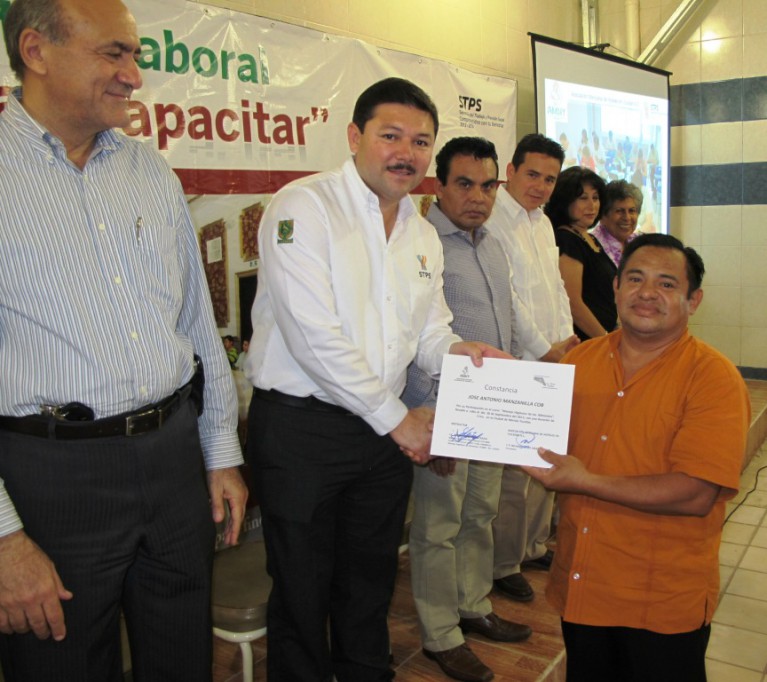 Beneficios para trabajadores del sector turístico y vecinos de San José Tecoh II Beneficios para trabajadores del sector turístico y vecinos de San José Tecoh II