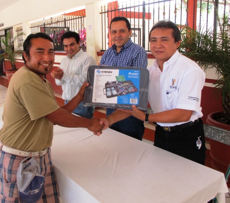 Apoya Secretaría del Trabajo estatal a jóvenes de Hoctún Apoya Secretaría del Trabajo estatal a jóvenes de Hoctún