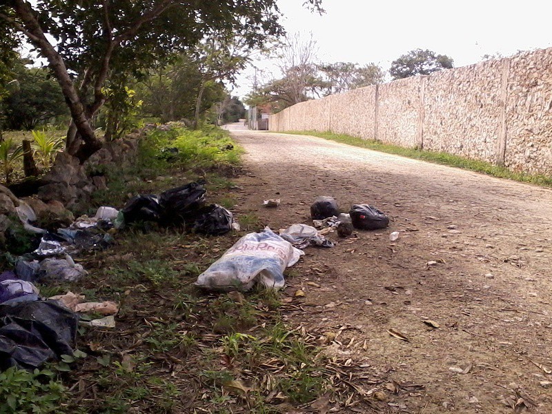 Vallisoletanos cansados de basureros clandestinos. Vallisoletanos cansados de basureros clandestinos.