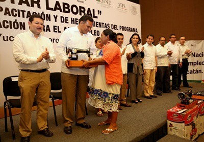 Más de 18 mil yucatecos reciben capacitación para el autoempleo Más de 18 mil yucatecos reciben capacitación para el autoempleo