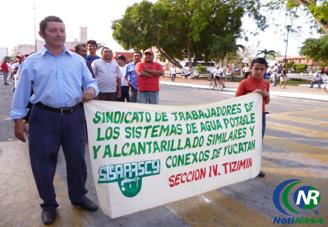Trabajadores del Sistema de Agua Potable de Tizimín exigen derechos. Trabajadores del Sistema de Agua Potable de Tizimín exigen derechos.
