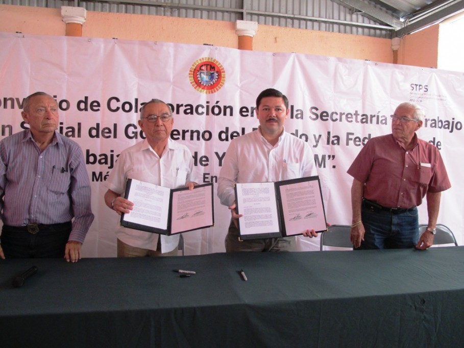 Firman convenio de colaboración STPS y FTY Firman convenio de colaboración STPS y FTY