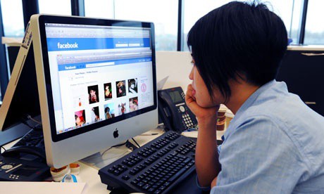 Publicar en redes sociales es la misma sensación que dar un beso Publicar en redes sociales es la misma sensación que dar un beso