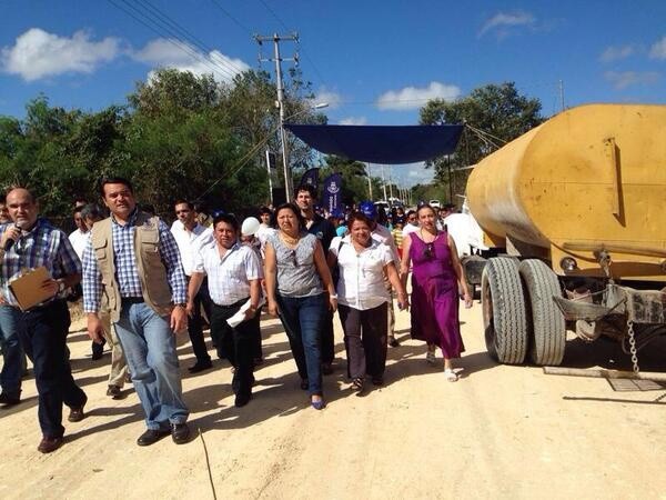 El alcalde de Mérida entrego y verificó obras en Sitpach El alcalde de Mérida entrego y verificó obras en Sitpach