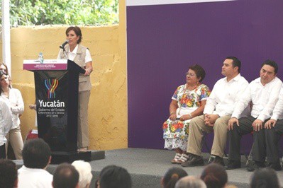 Rosario Robles realizó su primera gira de trabajo en Yucatán Rosario Robles realizó su primera gira de trabajo en Yucatán