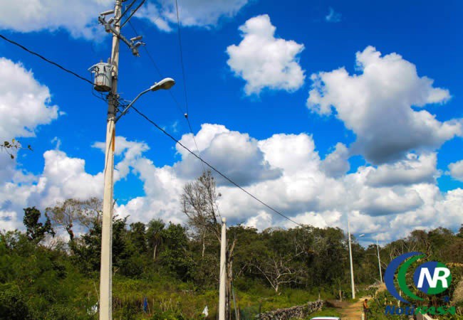 Por concluir ampliación de energía eléctrica en Xocén. Por concluir ampliación de energía eléctrica en Xocén.
