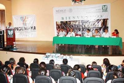 IMSS Yucatán e Indemaya entregan apoyos a parteras voluntarios rurales IMSS Yucatán e Indemaya entregan apoyos a parteras voluntarios rurales