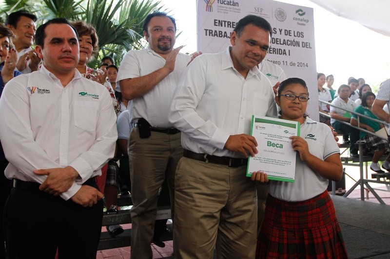 Entrega Gobernador becas y obras de remodelación en Conalep I Entrega Gobernador becas y obras de remodelación en Conalep I