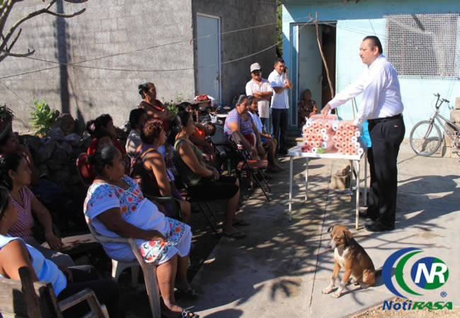 Entrega a amas de casa vallisoletanas insumos para el urdido de hamacas. Entrega a amas de casa vallisoletanas insumos para el urdido de hamacas.