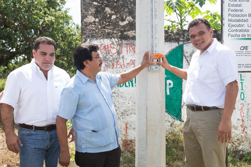 Llevan servicios básicos a habitantes de comunidades en rezago Llevan servicios básicos a habitantes de comunidades en rezago