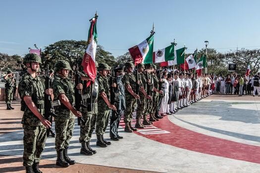 Realizan ceremonia de incineración de dos banderas nacionales Realizan ceremonia de incineración de dos banderas nacionales