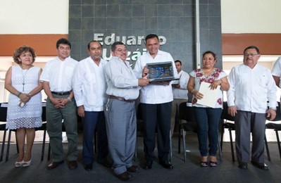 Gobierno del Estado entregará 10 mil computadoras a maestros de educación básica Gobierno del Estado entregará 10 mil computadoras a maestros de educación básica