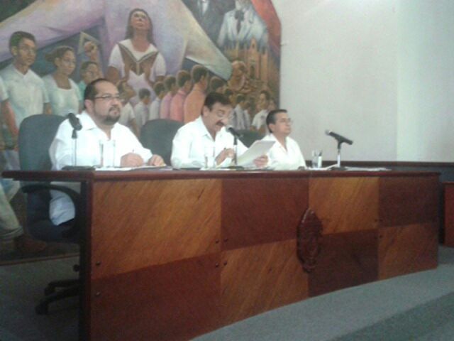 Celebran sesión ordinaria miembros del consejo de la UADY Celebran sesión ordinaria miembros del consejo de la UADY