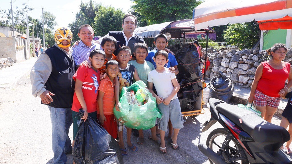 Aporta Umán 14.9 toneladas de residuos para "Recicla por tu bienestar" Aporta Umán 14.9 toneladas de residuos para "Recicla por tu bienestar"