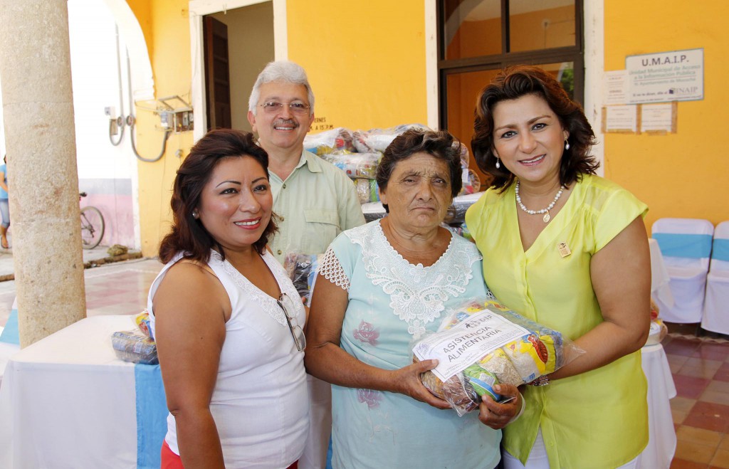 Personas de Mocochá y Baca recibieron apoyos del DIF estatal Personas de Mocochá y Baca recibieron apoyos del DIF estatal