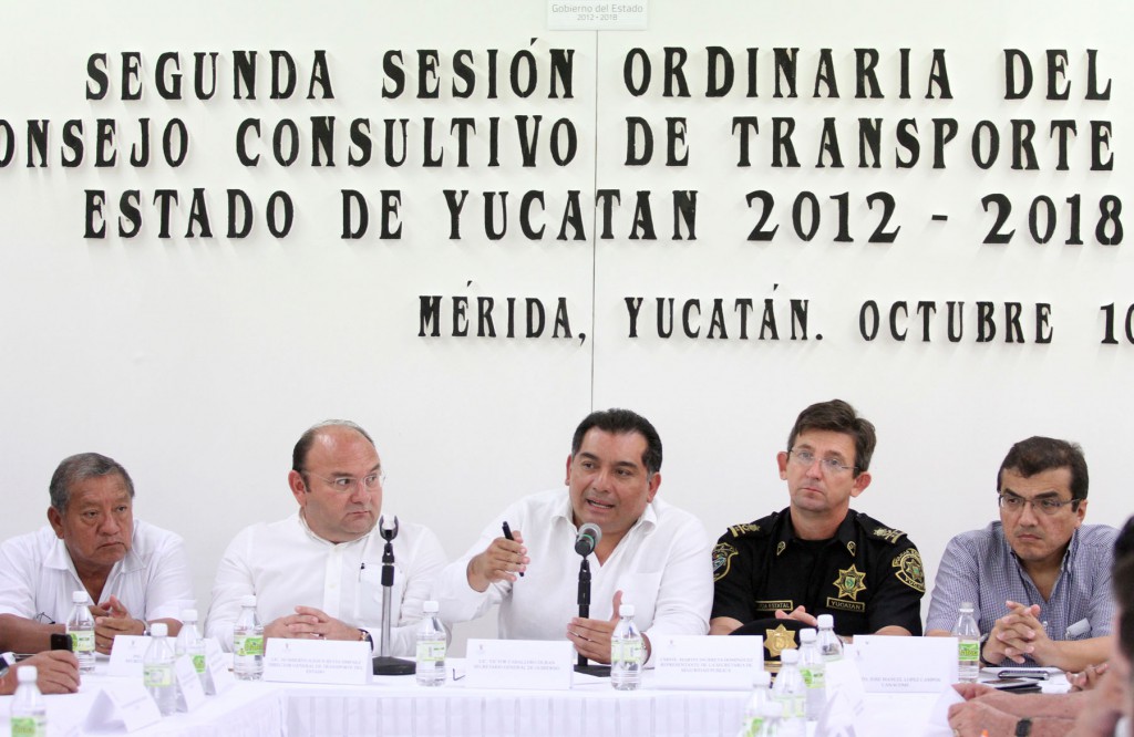 Autoridades y empresarios construyen nuevo sistema de transporte Autoridades y empresarios construyen nuevo sistema de transporte