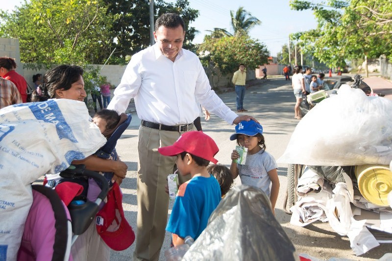 Niños reciclan con sus papás en San Antonio Kaua III Niños reciclan con sus papás en San Antonio Kaua III