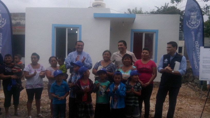 Ayuntamiento de Mérida entrega 11 casas a personas de escasos recursos Ayuntamiento de Mérida entrega 11 casas a personas de escasos recursos