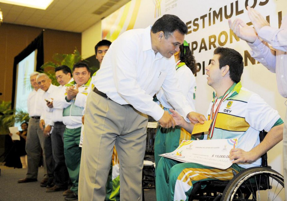 Apoyo al deporte. Apoyo al deporte.