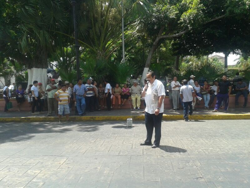 Ejidatarios protestan por falta de pago de 800 hectáreas Ejidatarios protestan por falta de pago de 800 hectáreas
