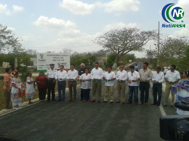 Mejoras carreteras y luz eléctrica llegan a Tixpeual Mejoras carreteras y luz eléctrica llegan a Tixpeual
