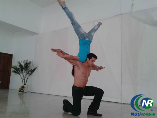Acrobacia y coro de talla mundial, en Tizimín Acrobacia y coro de talla mundial, en Tizimín